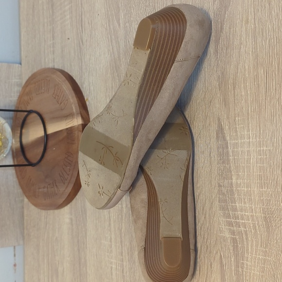 New Madden Girl Gold Beige Bow Flats - Picture 8 of 11